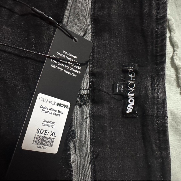 Fashion Nova Blackwash Pleated Mini Skirt - Picture 3 of 3